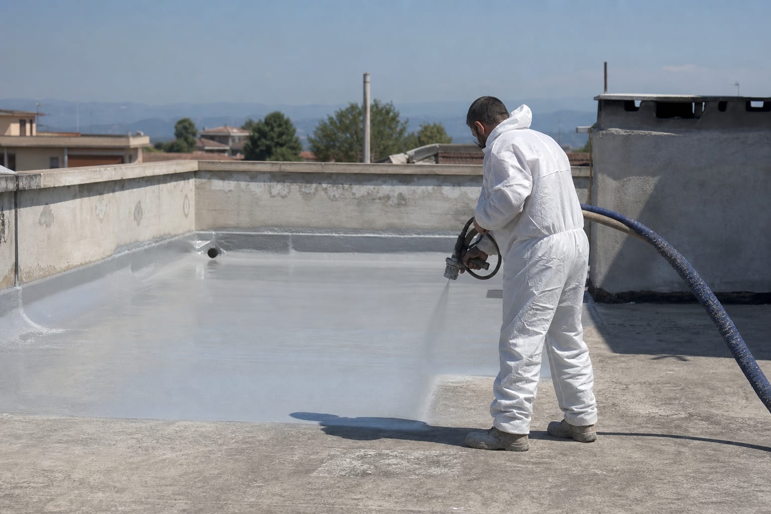 Poliurea Mapei applicata su terrazzo piano durante impermeabilizzazione